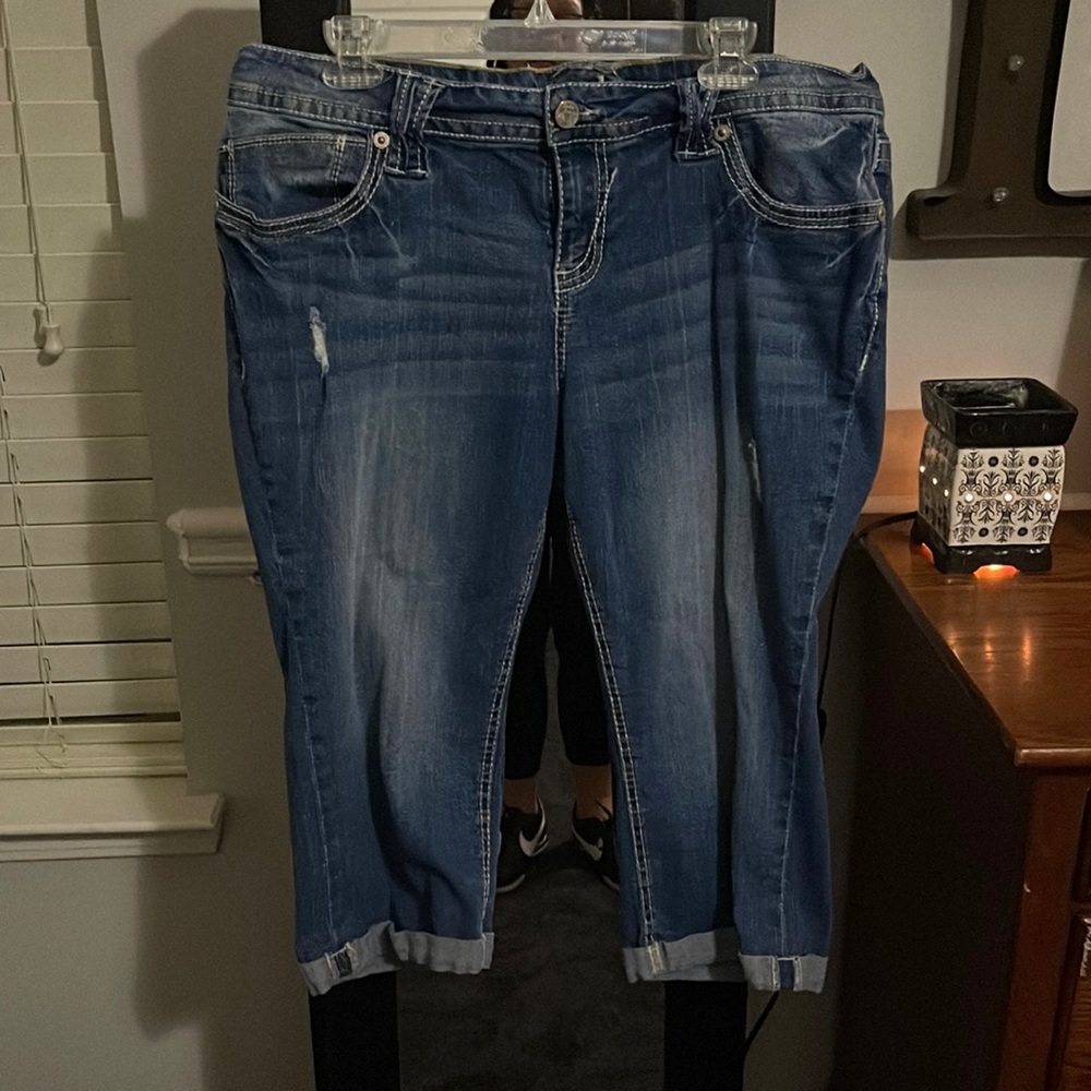 Jade Capri jeans. Size 16